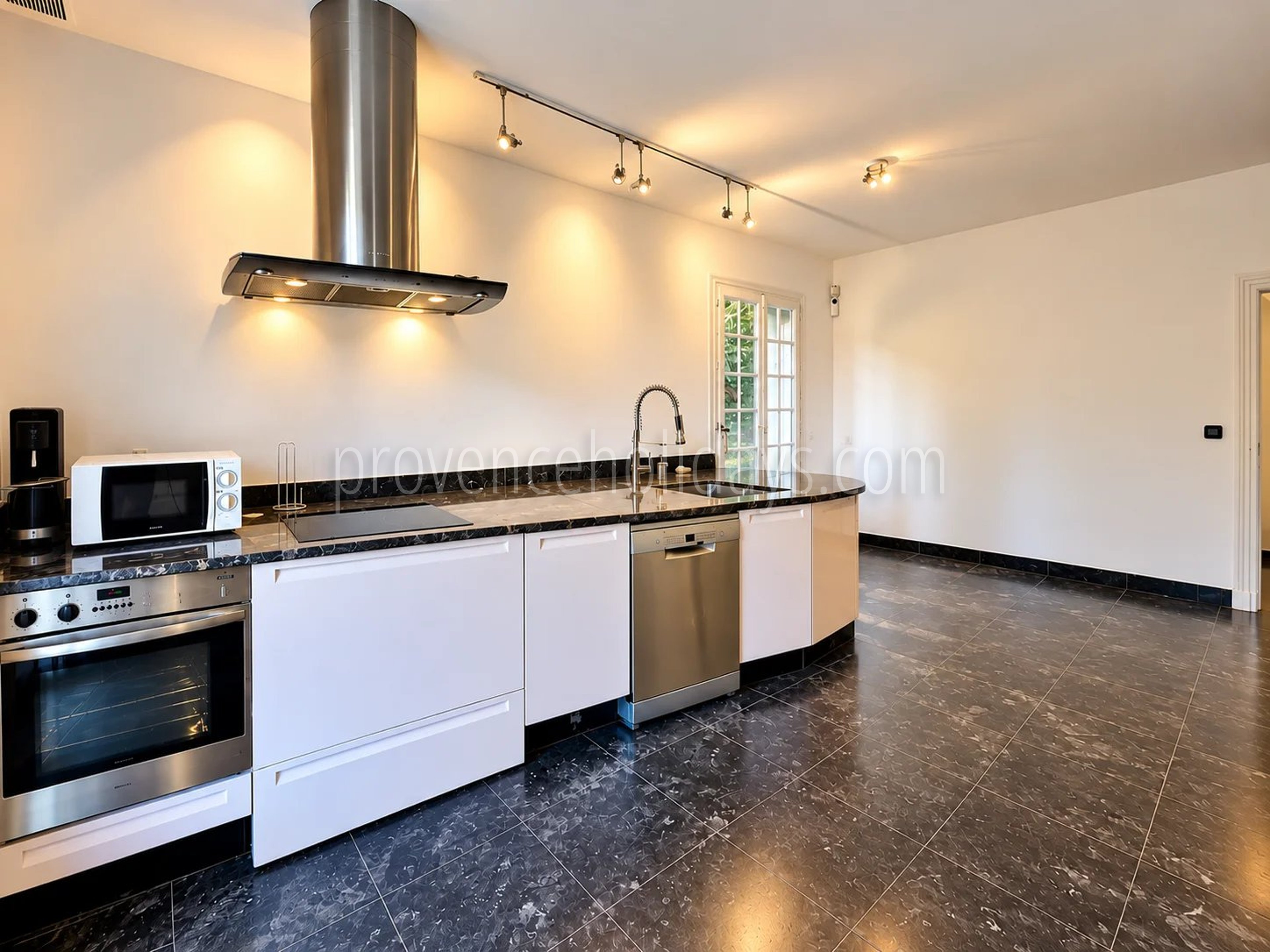 10 - Villa mit Meerblick in Cavalaire-sur-Mer: Villa: Interior