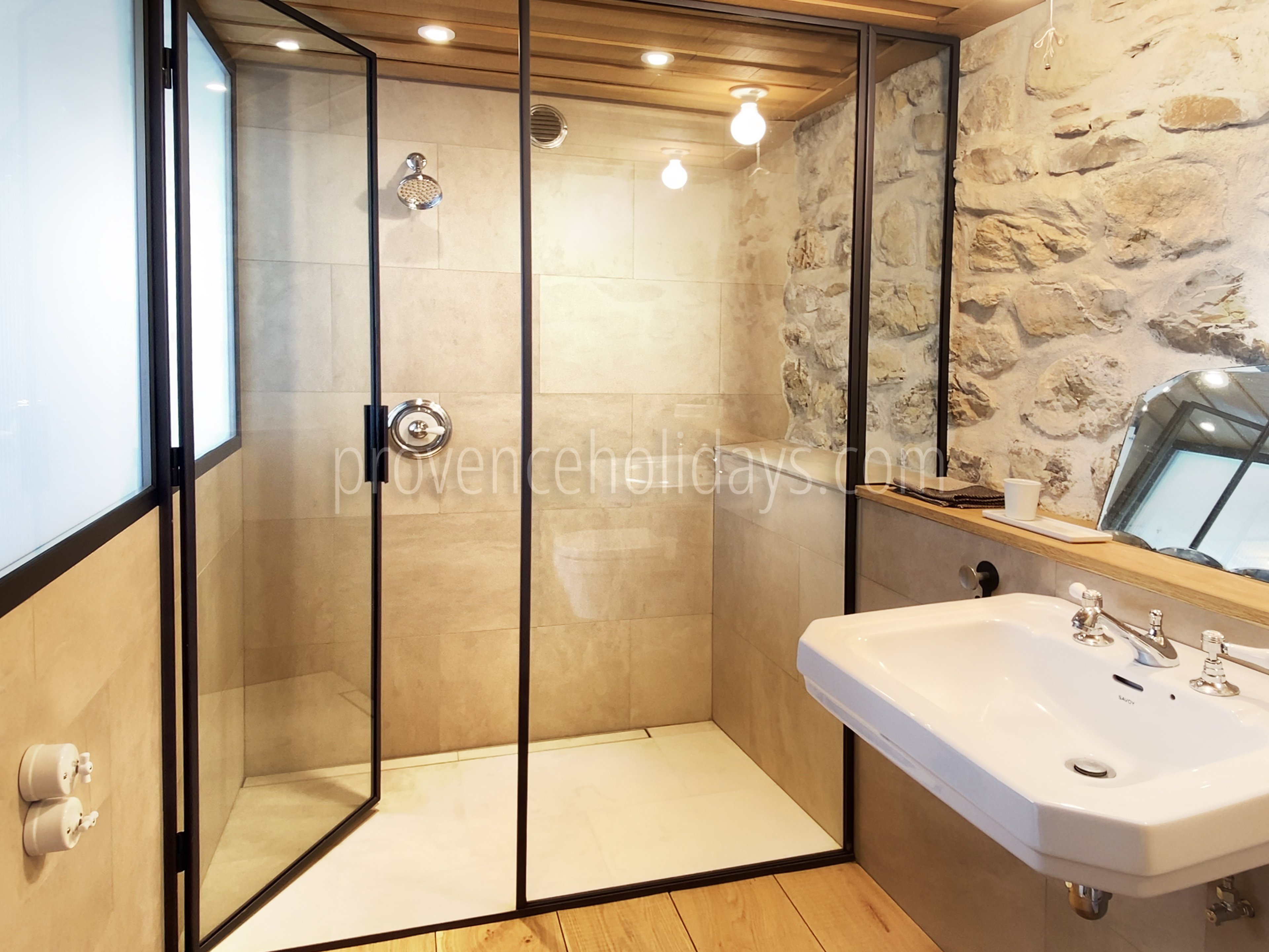39 - Mas Villard: Villa: Bathroom
