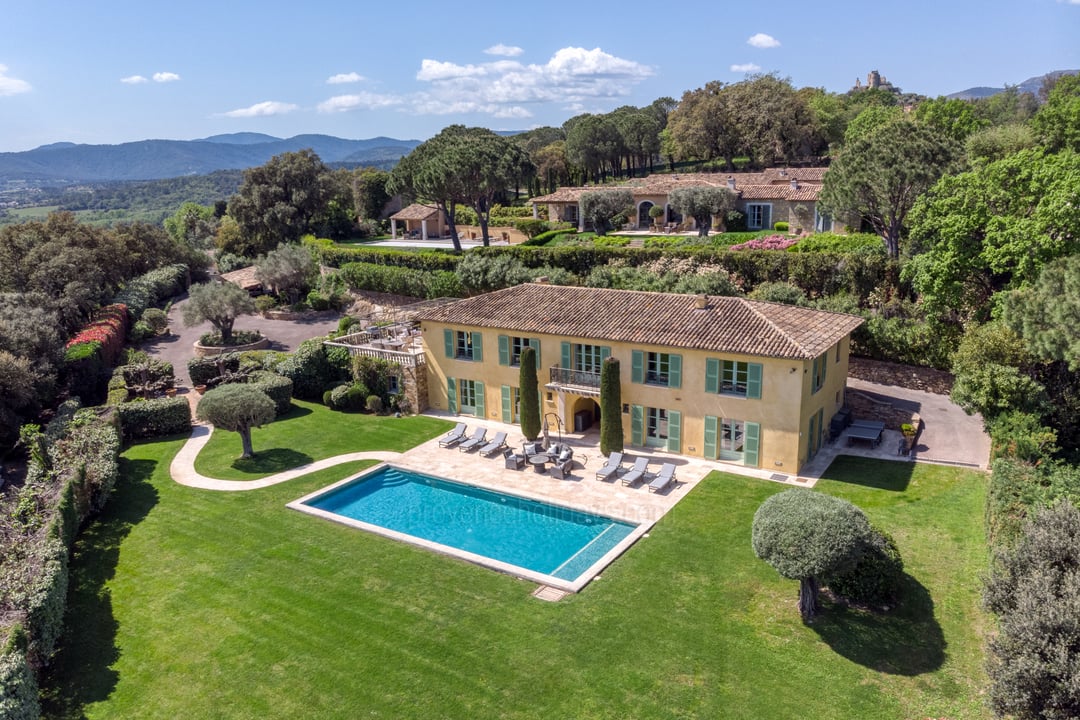 22 - Bastide Eternelle: Villa: Exterior
