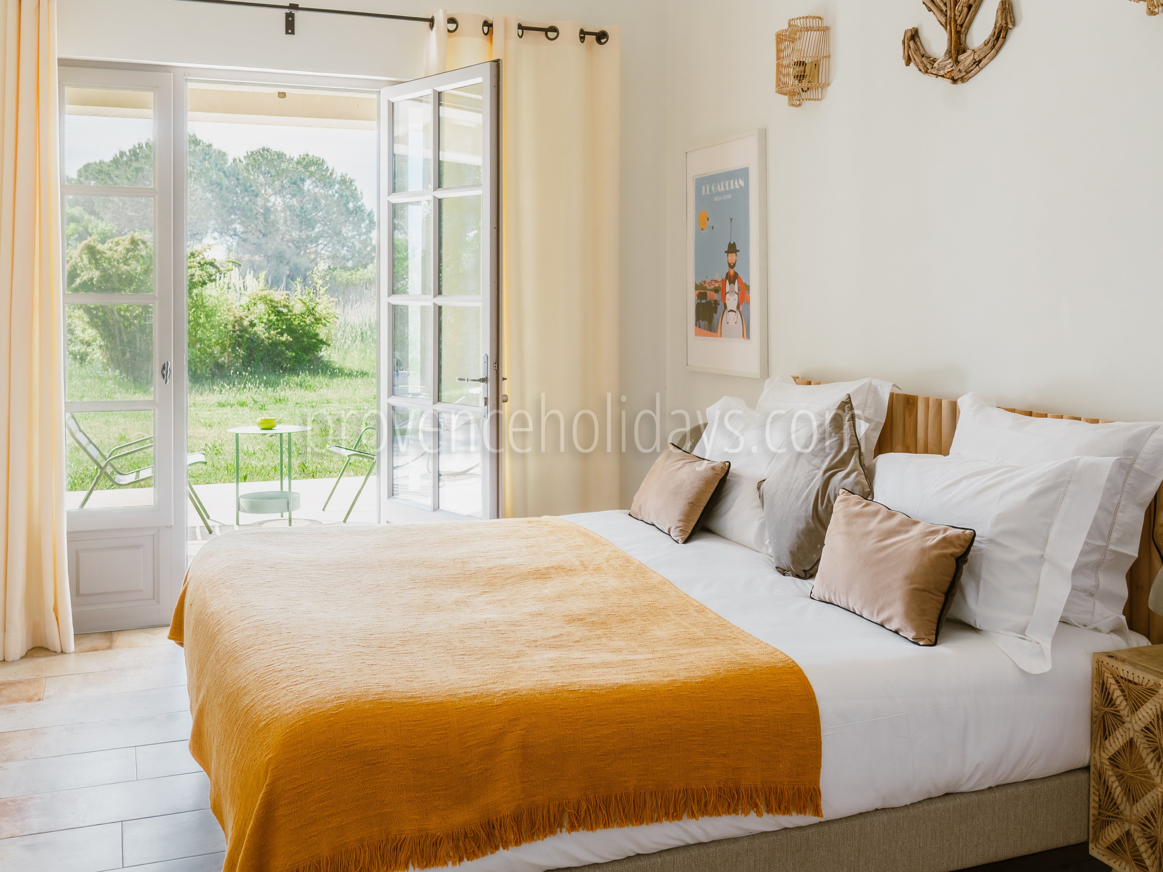 3 - Le Mas Sainte Marie: Villa: Bedroom