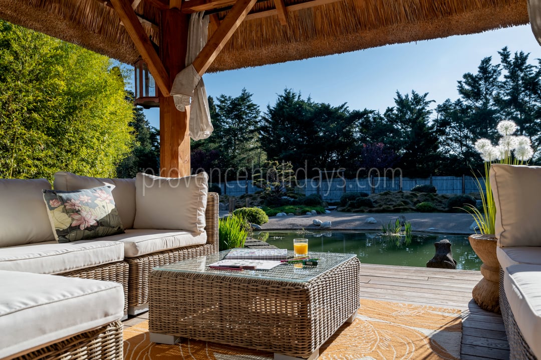 26 - Mas des Étoiles: Villa: Exterior