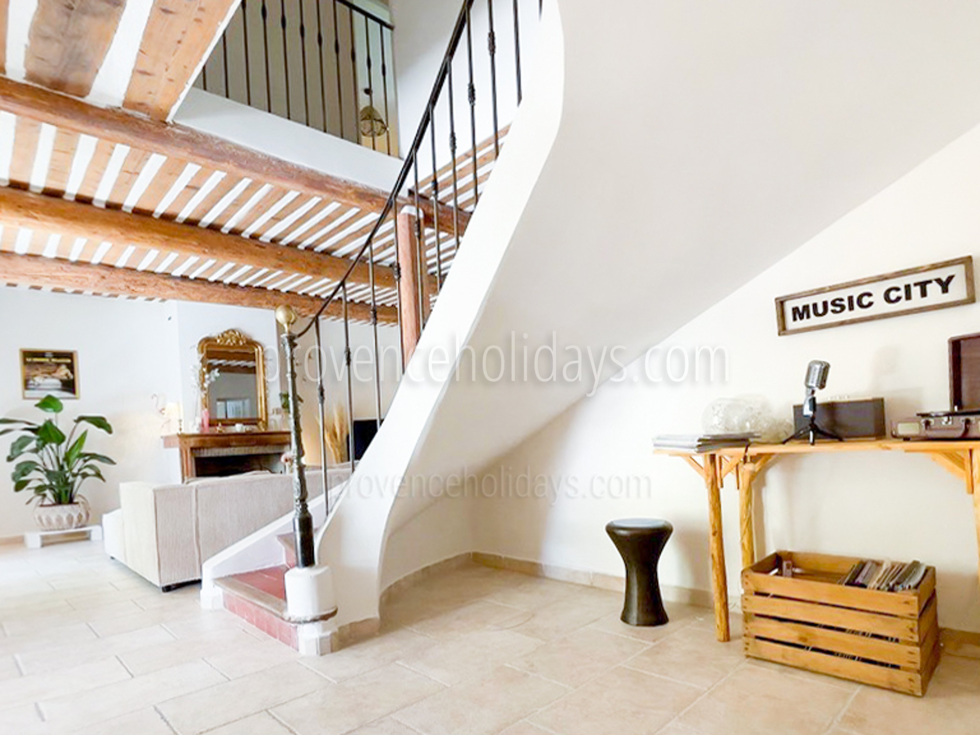 15 - Le Mas Chopin: Villa: Interior