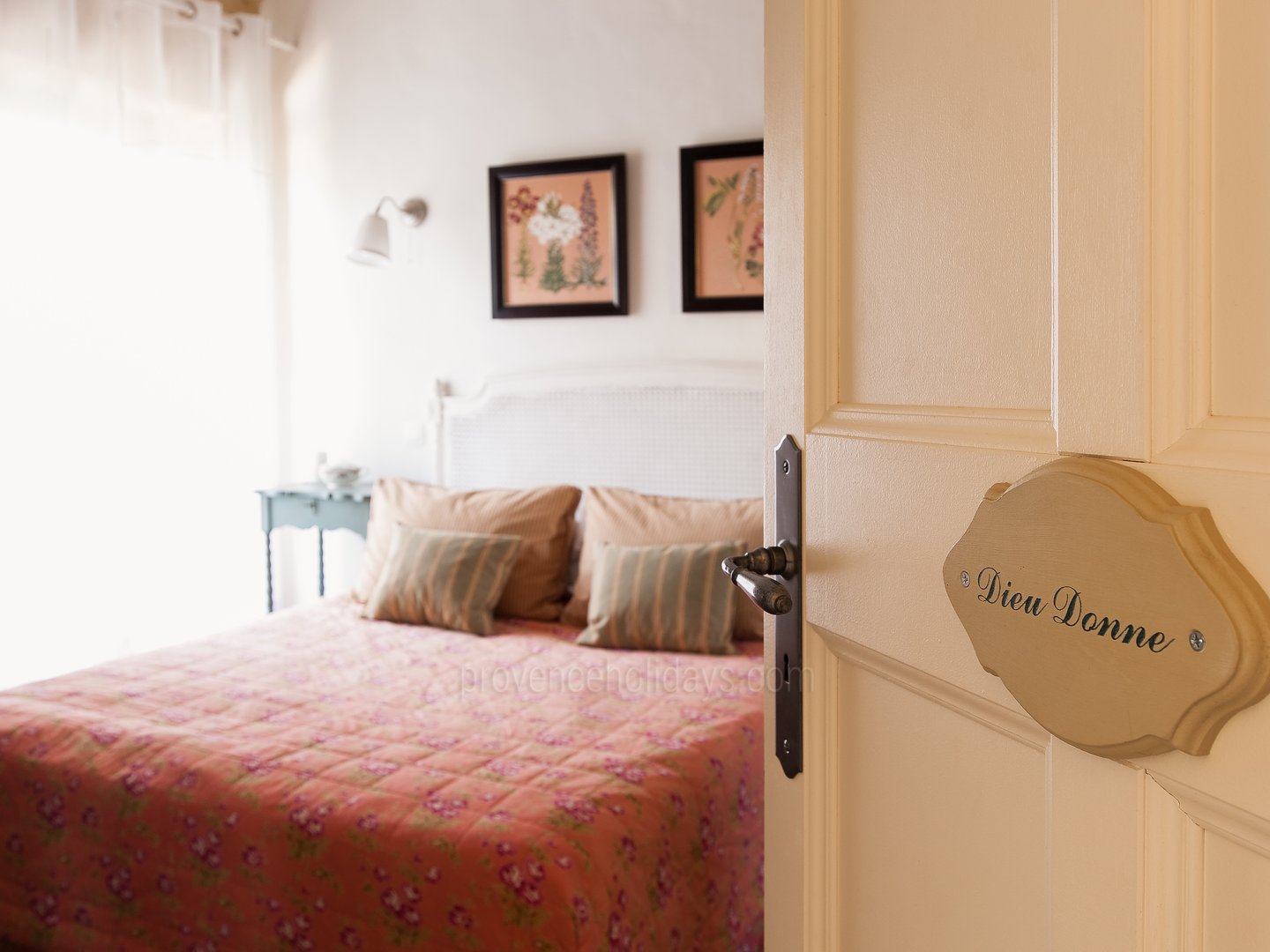 50 - Mas Pont-du-Gard: Villa: Bedroom