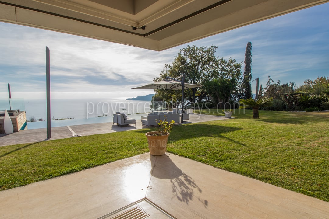 11 - Villa Toulon: Villa: Exterior