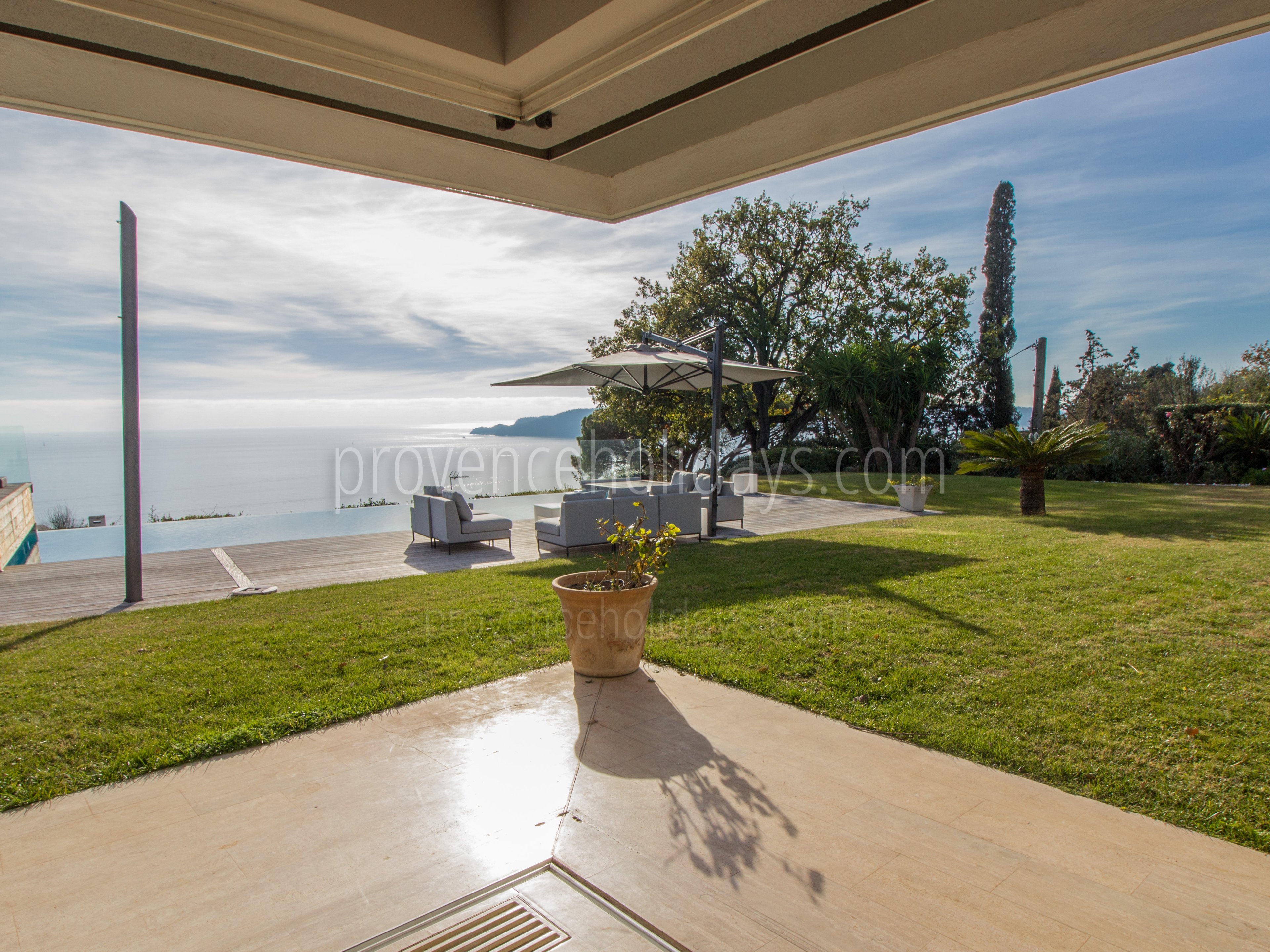 11 - Villa Toulon: Villa: Exterior