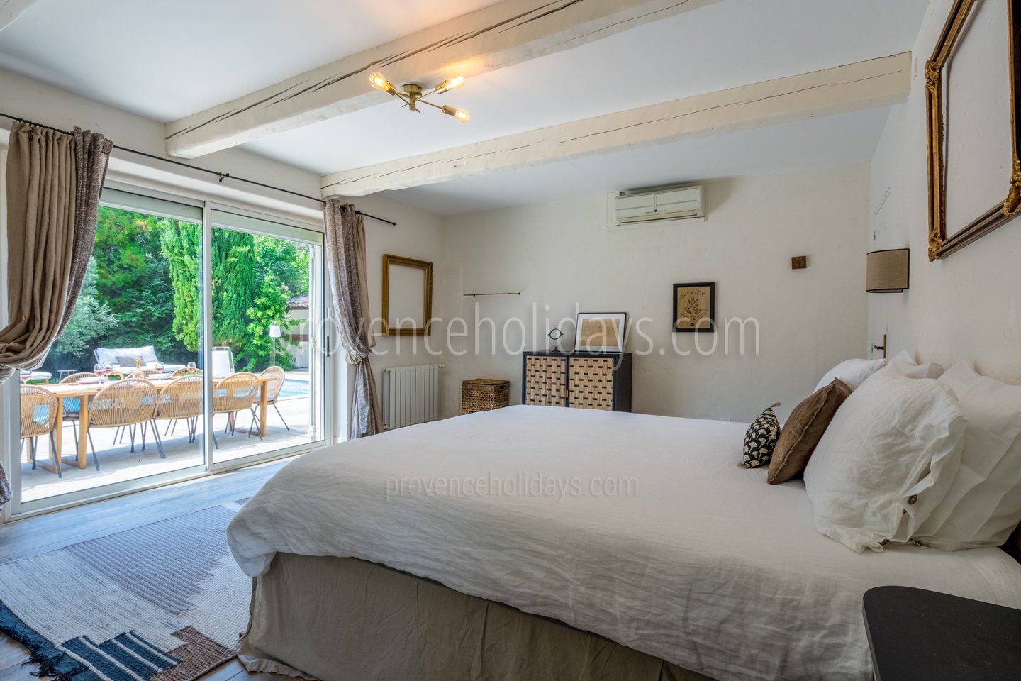 25 - Le Mas des Figues: Villa: Bedroom