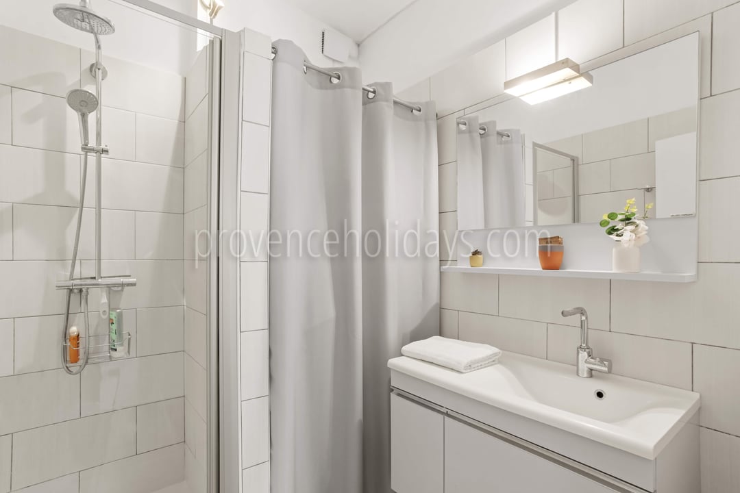 16 - Villa Glory: Villa: Bathroom