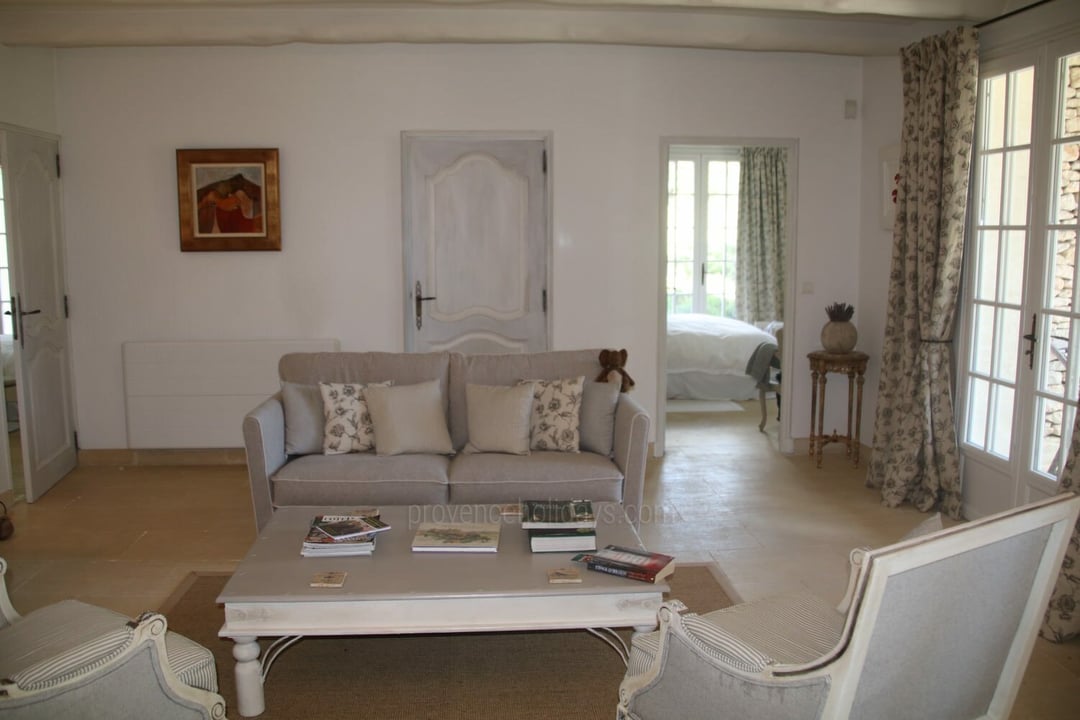 21 - Villa Lacoste: Villa: Interior