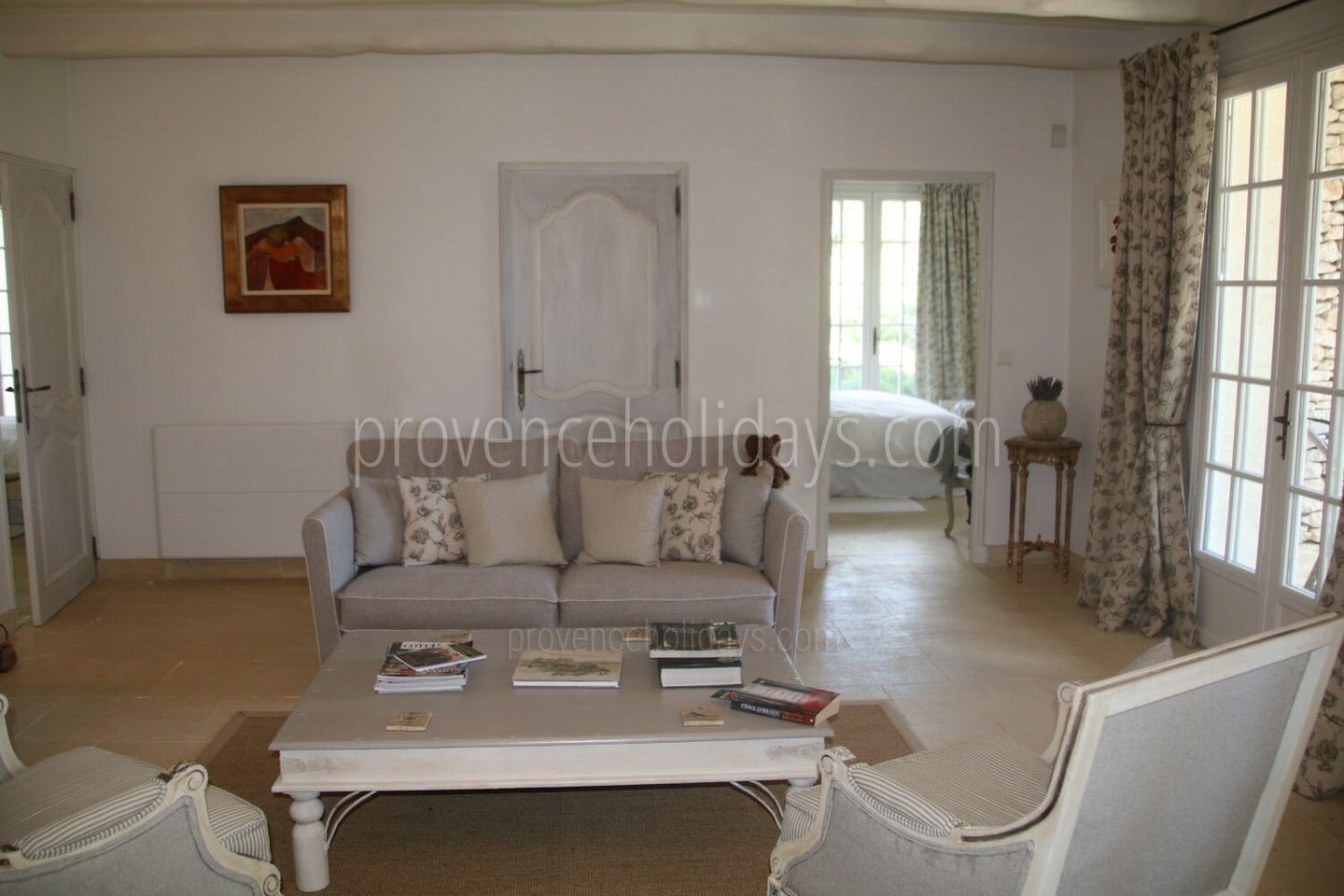 32 - Villa Lacoste: Villa: Interior