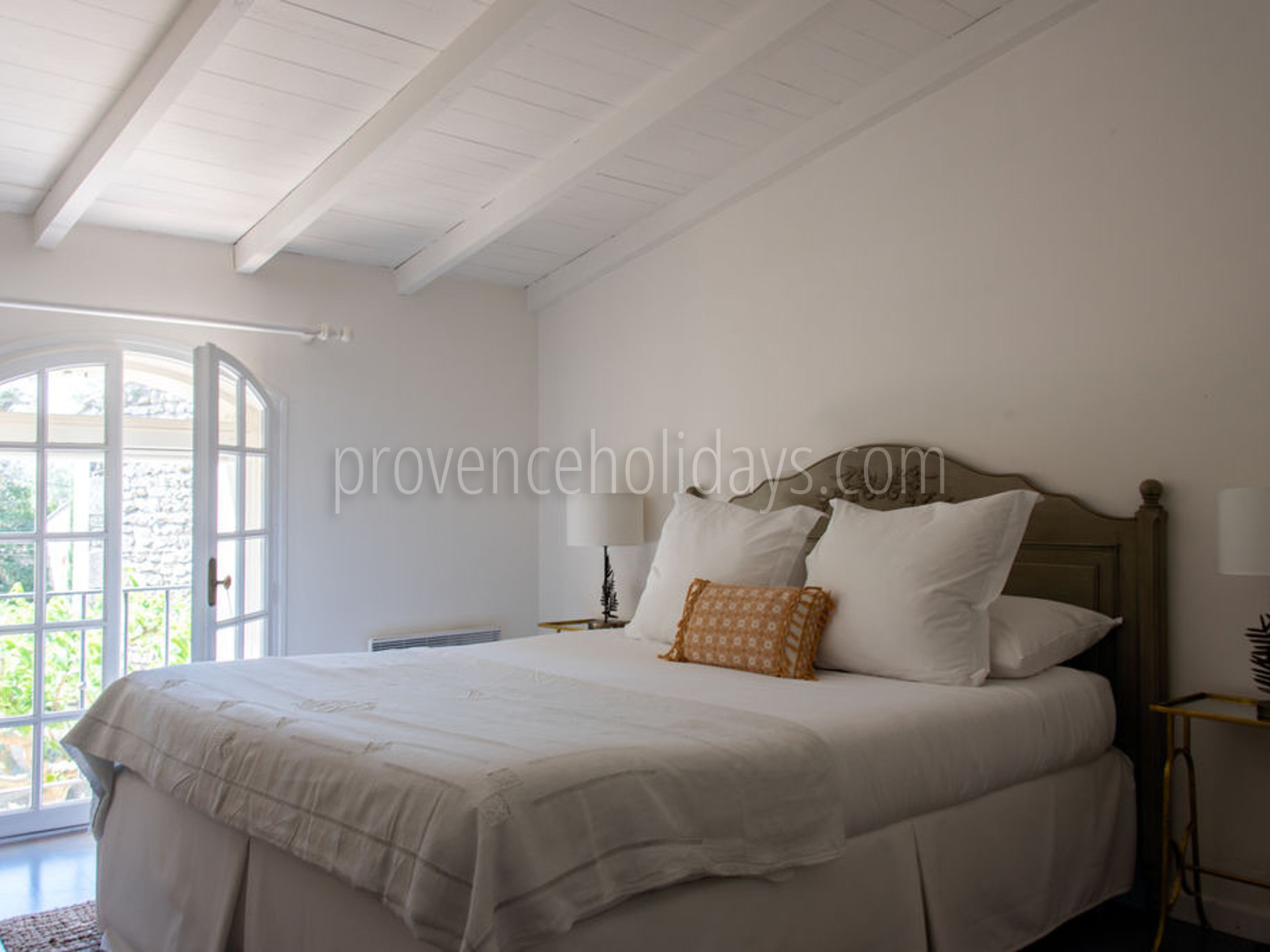 71 - Mas Mouriès: Villa: Bedroom