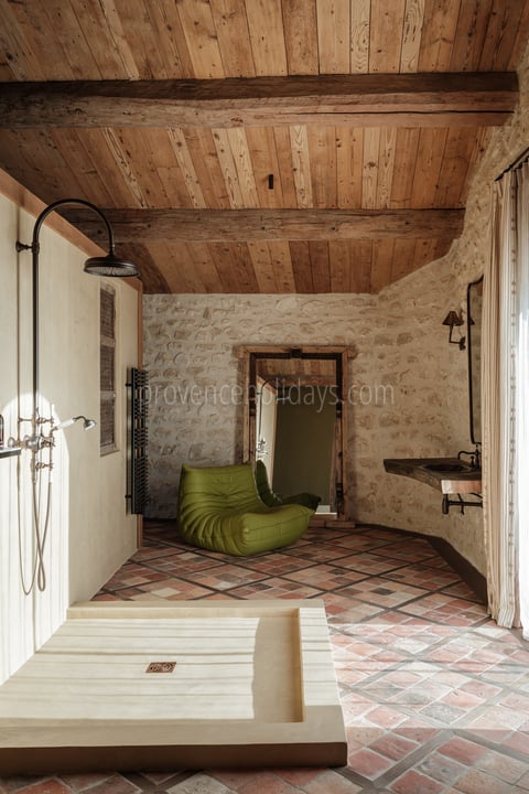 28 - Mas des Oliviers: Villa: Interior