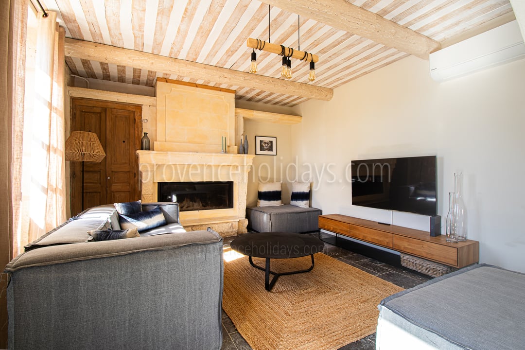 24 - Mazet de Fontvieille: Villa: Interior