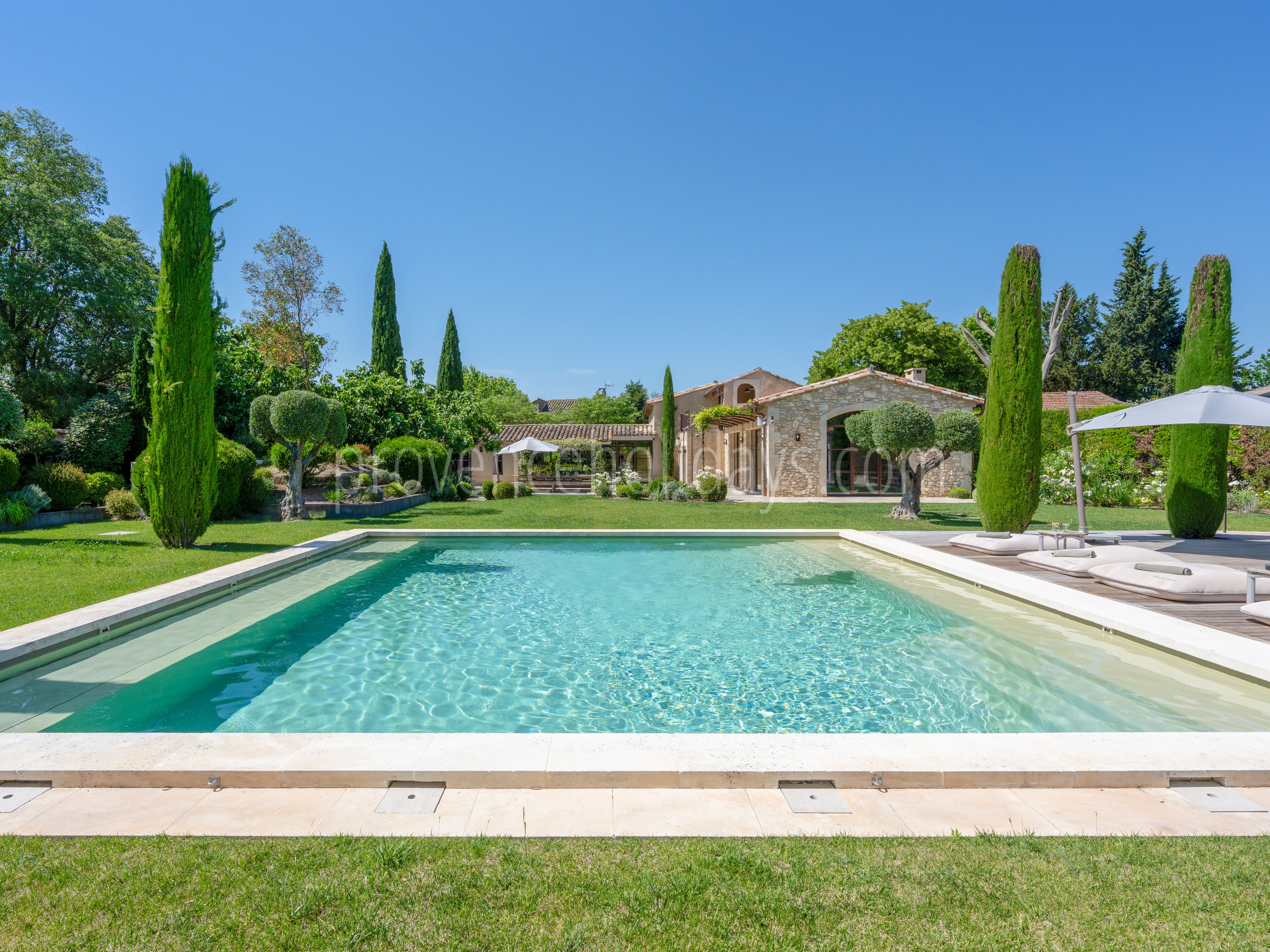 23 - Mas de la Calade: Villa: Pool