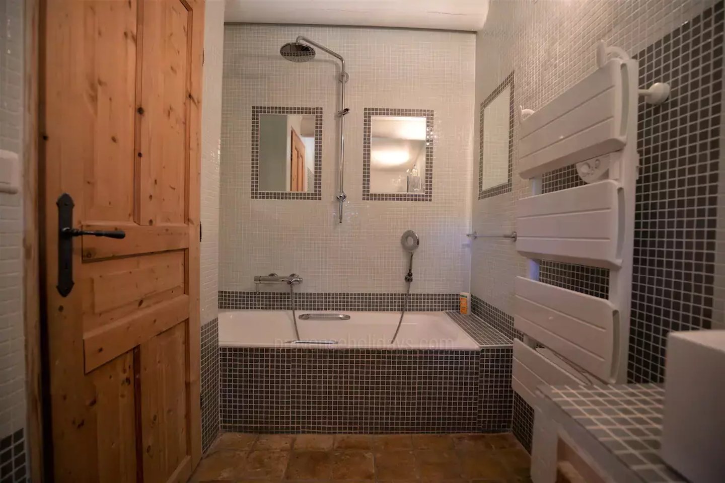 32 - Mas d\'Apt: Villa: Bathroom