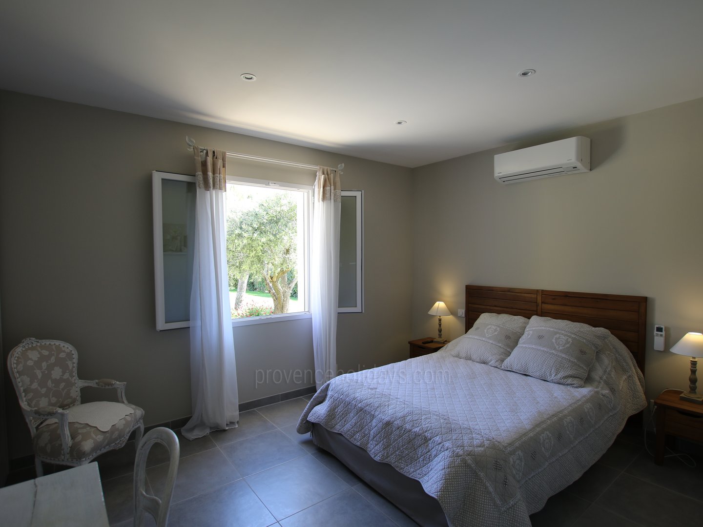 16 - Chez Nathalie: Villa: Bedroom