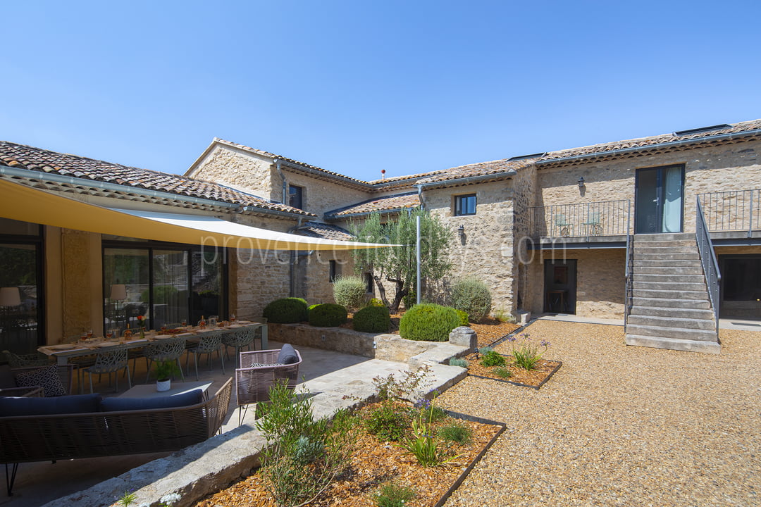 27 - Mas de la Lône: Villa: Exterior