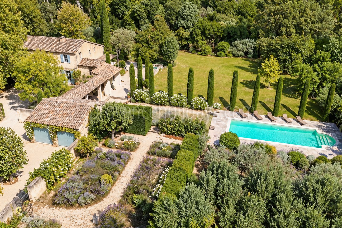 6 - Authentic farmhouse in Saint-Rémy-de-Provence: Villa: Exterior