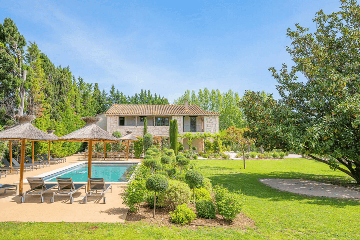 Magnificent Provencal farmhouse in Saint-Rémy de Provence