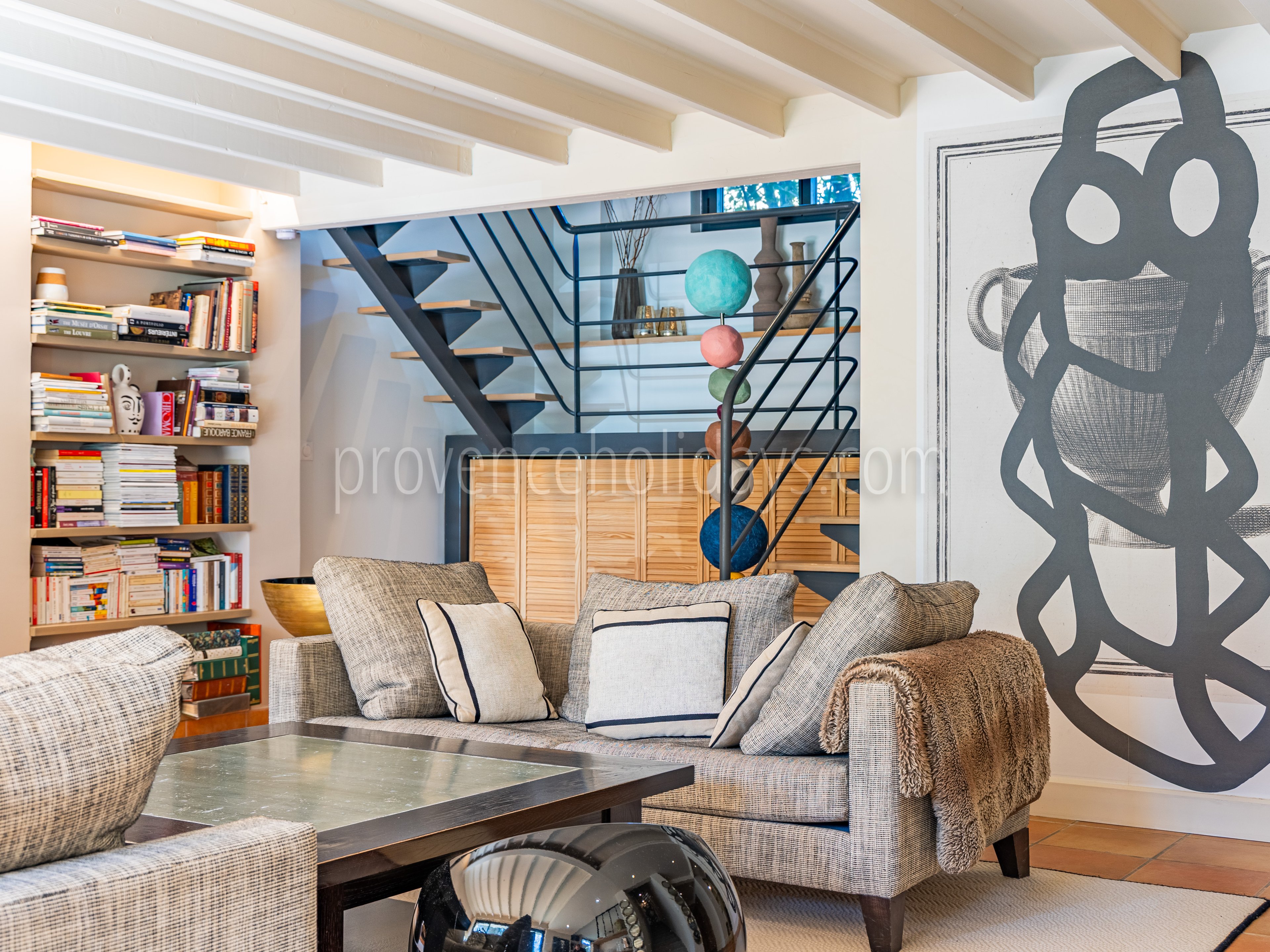 26 - L\'Atelier Provençal: Villa: Interior