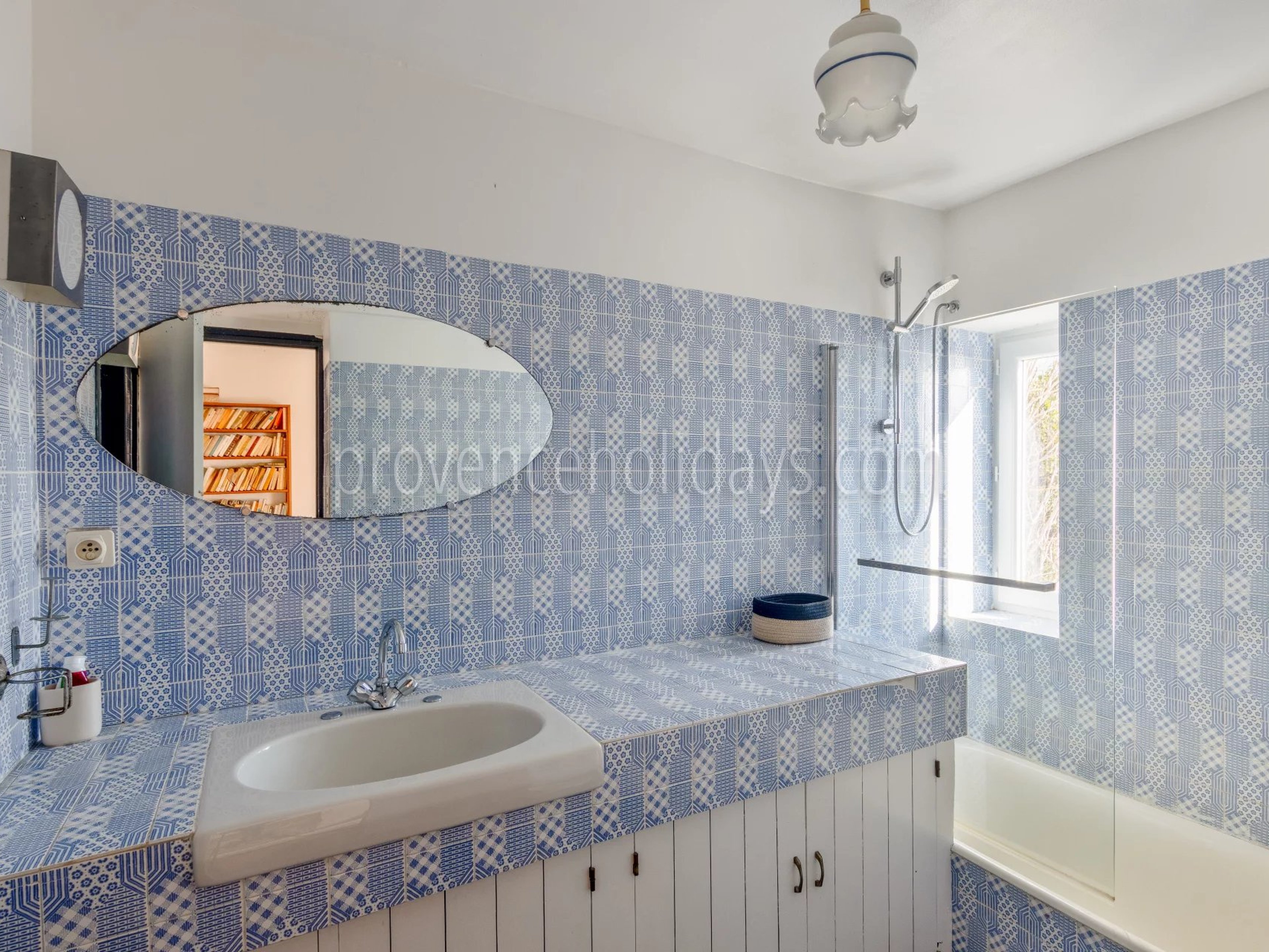 29 - Te renoveren villa in Rayol-Canadel-sur-Mer: Villa: Bathroom