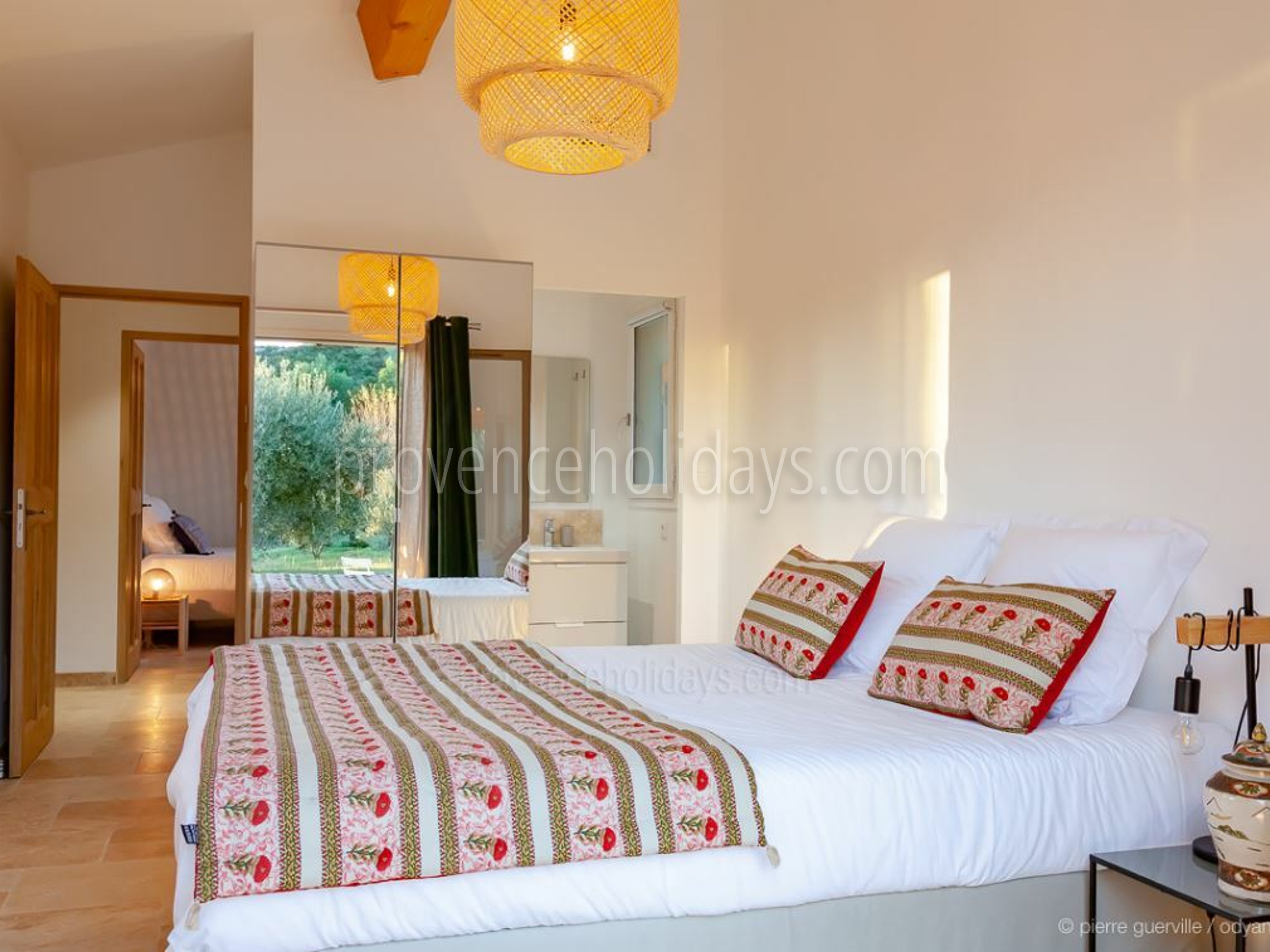 23 - Chez Paola: Villa: Bedroom