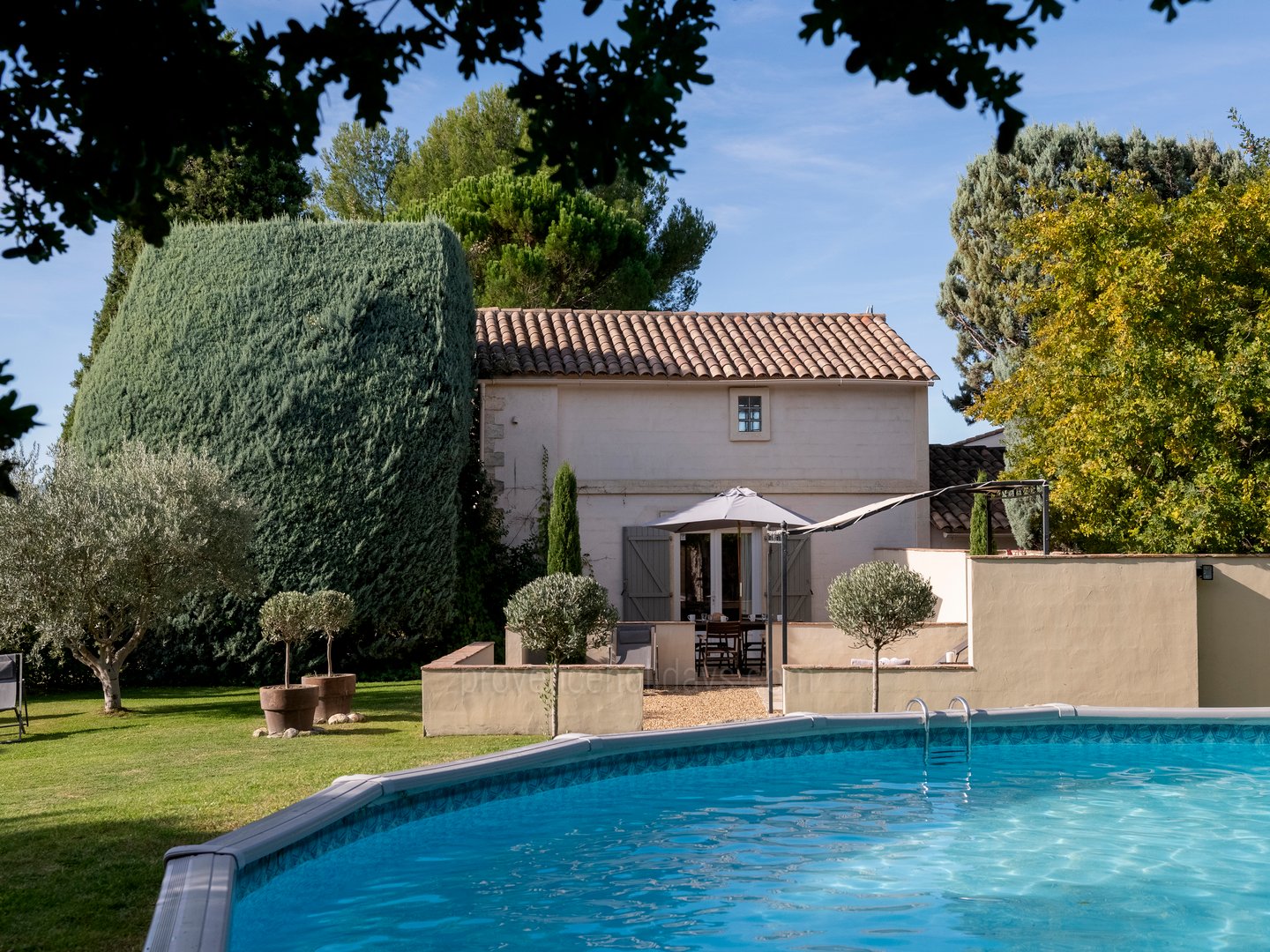 19 - Domaine de Joucas: Villa: Pool