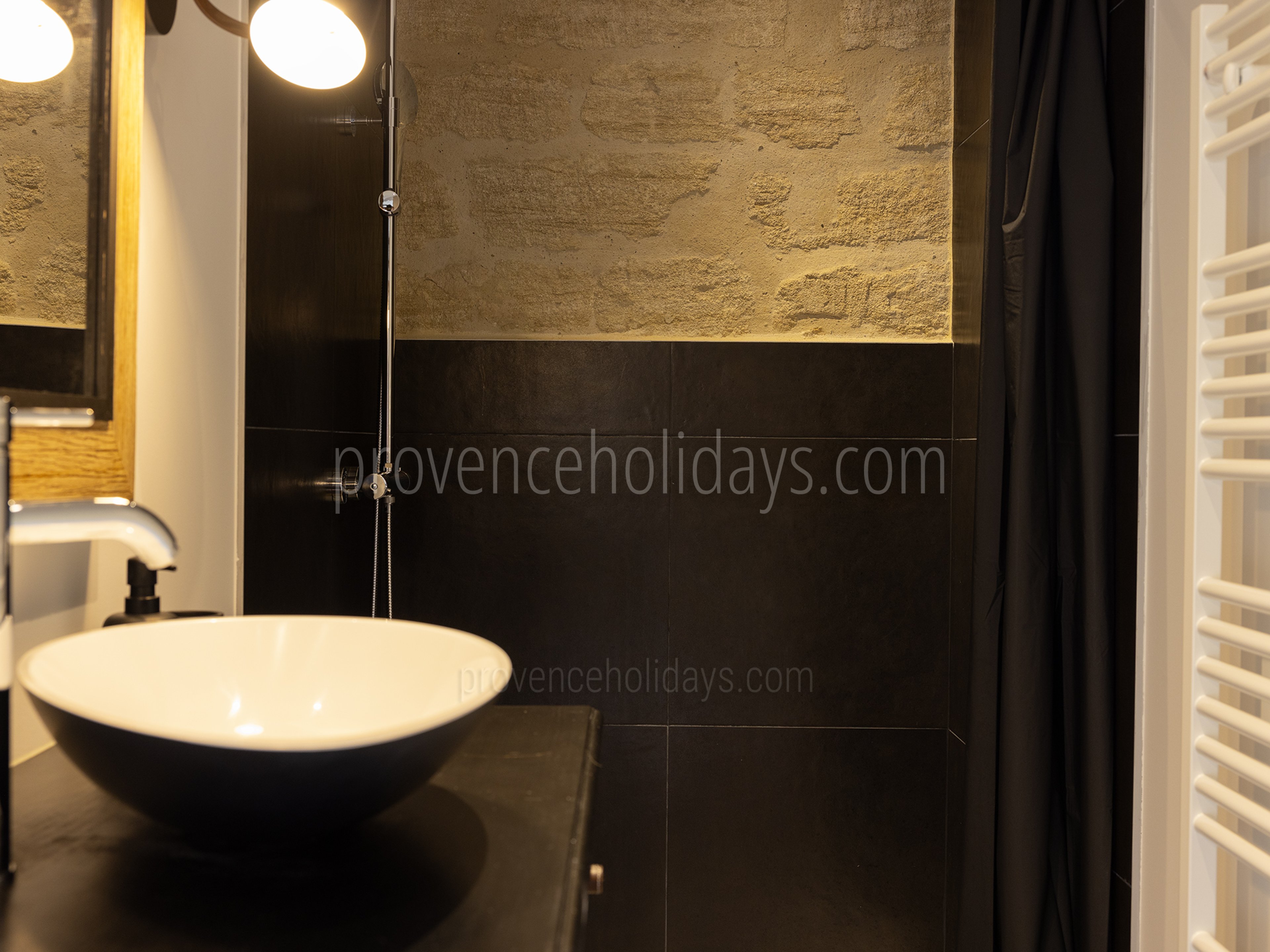 54 - La Bâtisse d\'Uzès: Villa: Bathroom