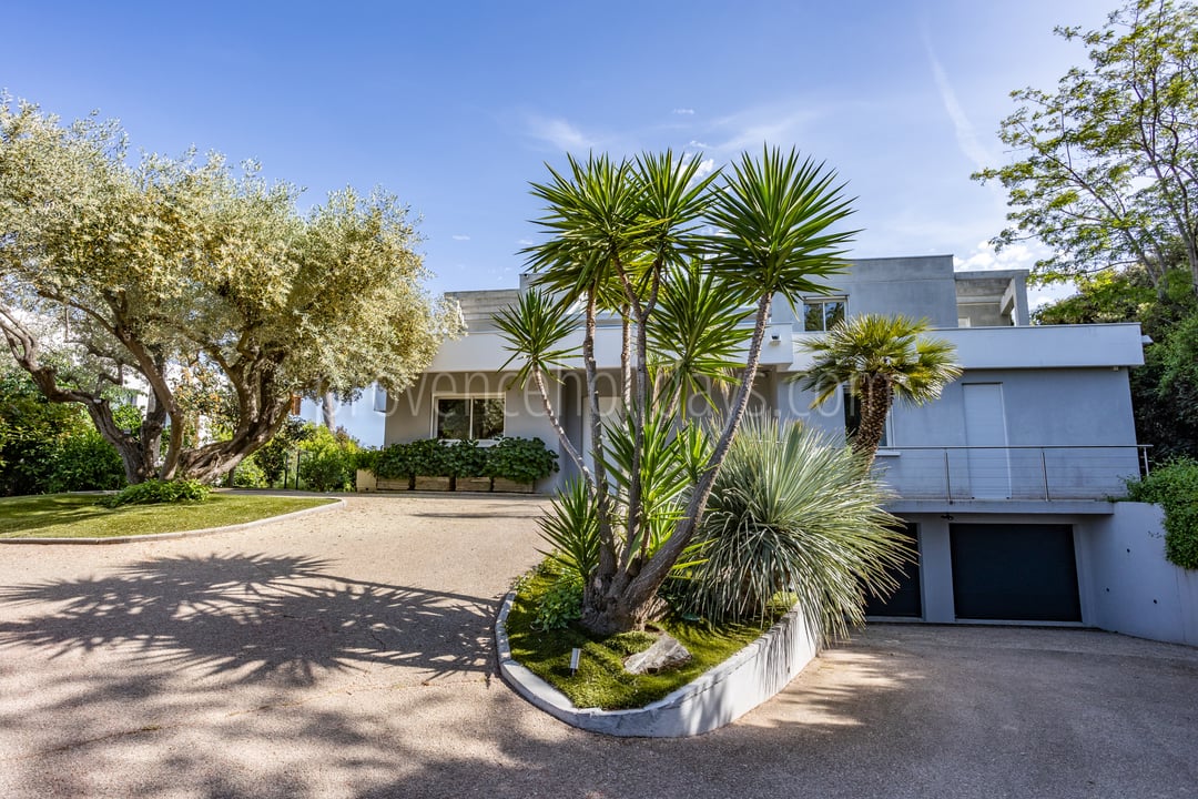 9 - Villa Toulon: Villa: Exterior