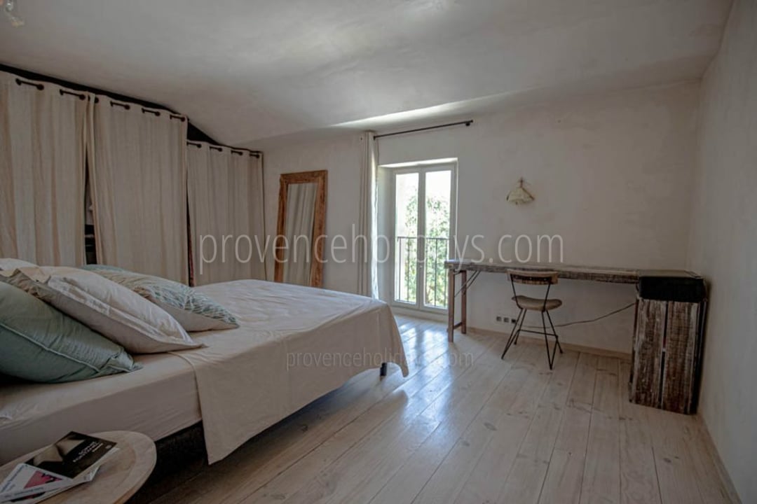 36 - Villa Beaumes: Villa: Interior