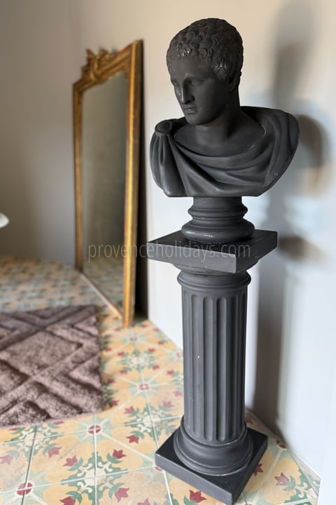 29 - Hotel Olivine: Villa: Interior