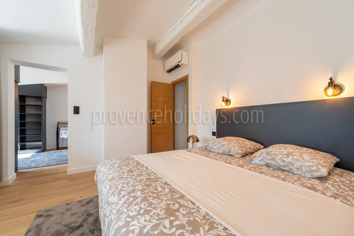 27 - Hedendaagse villa in Cavalaire-sur-Mer: Villa: Bedroom