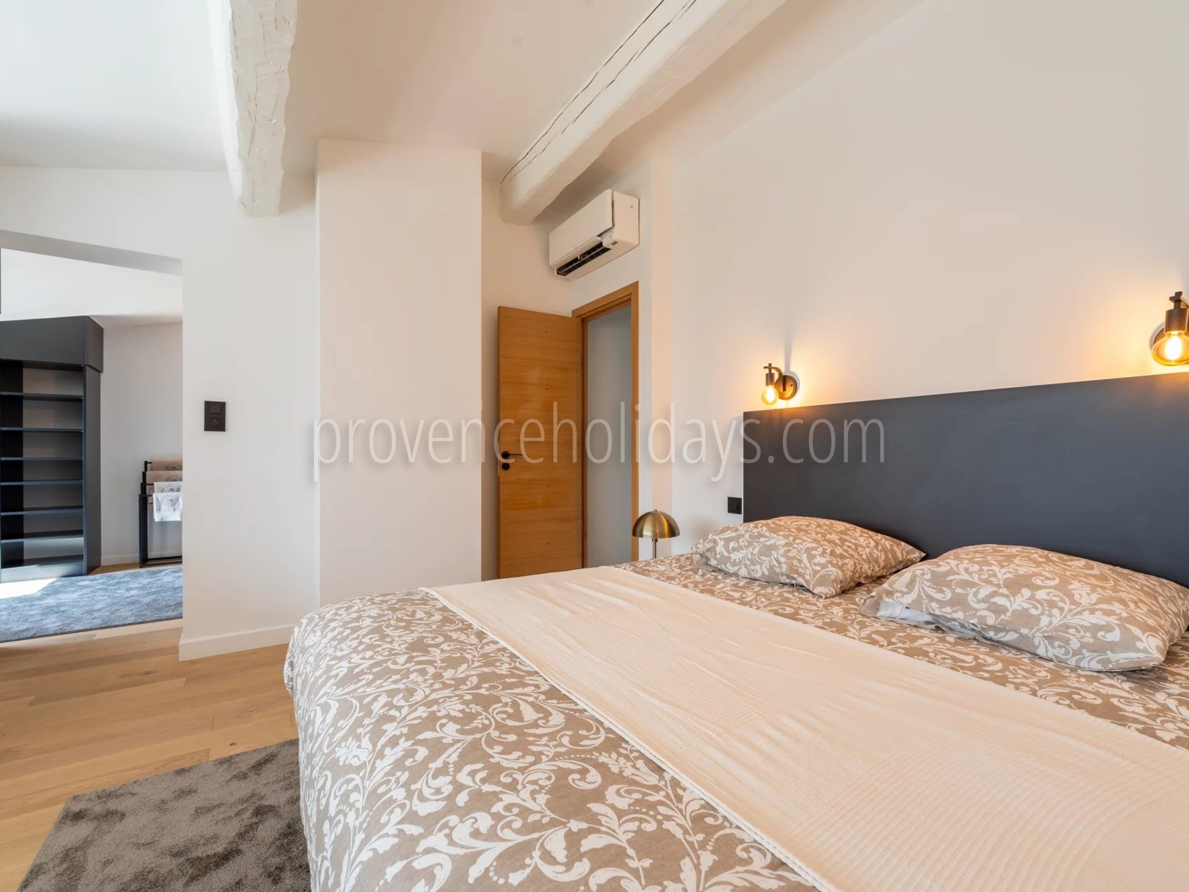 27 - Hedendaagse villa in Cavalaire-sur-Mer: Villa: Bedroom
