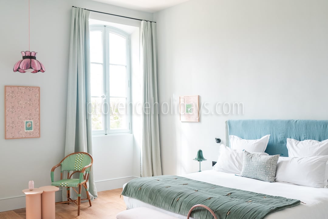 20 - Bastide des Alpilles: Villa: Bedroom