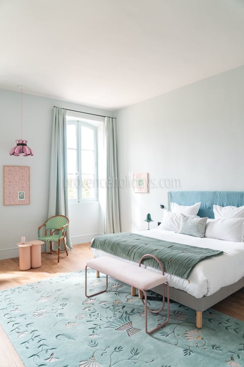 20 - Bastide des Alpilles: Villa: Bedroom
