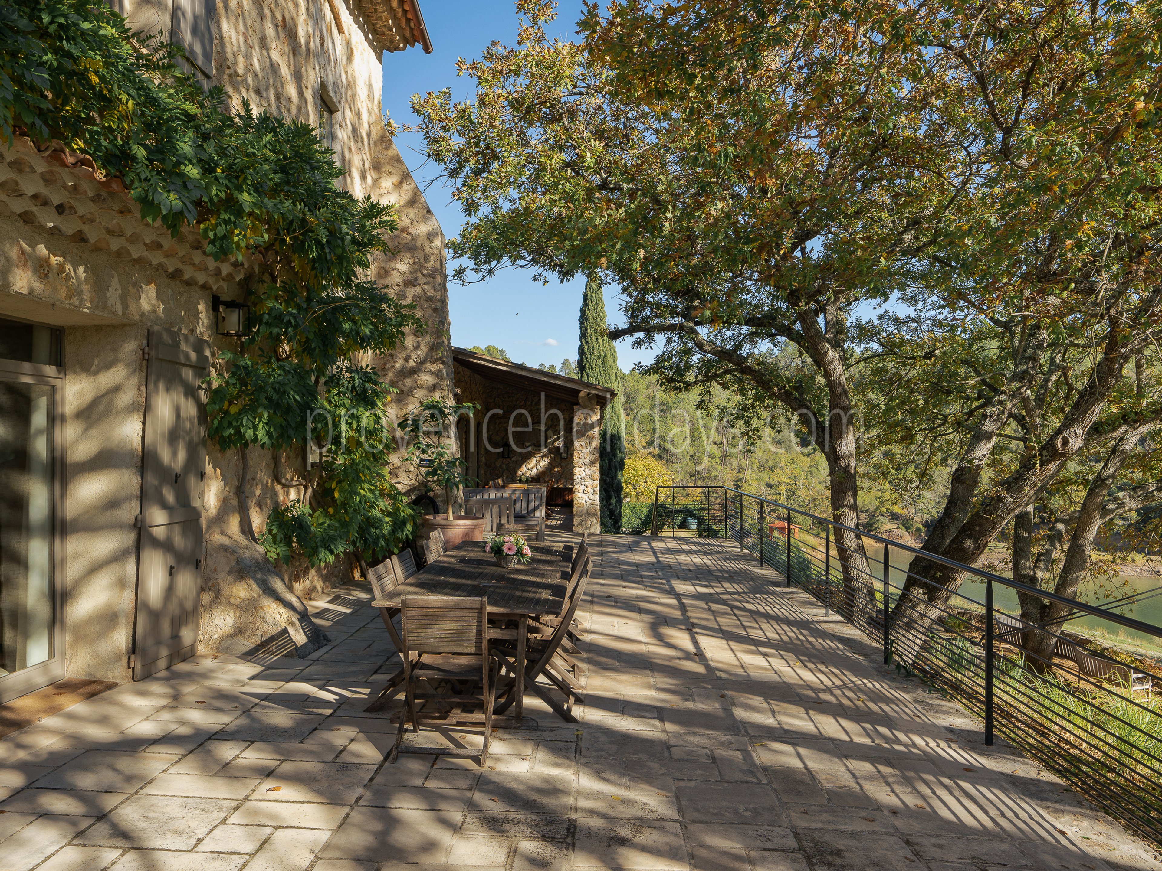 28 - Domaine Three Lakes: Villa: Exterior