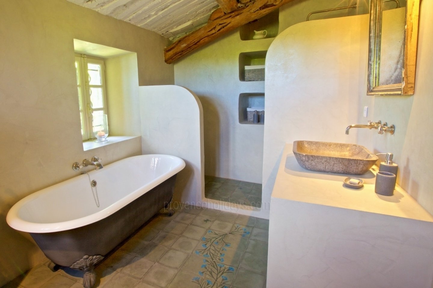 67 - Mas des Lavandes: Villa: Bathroom