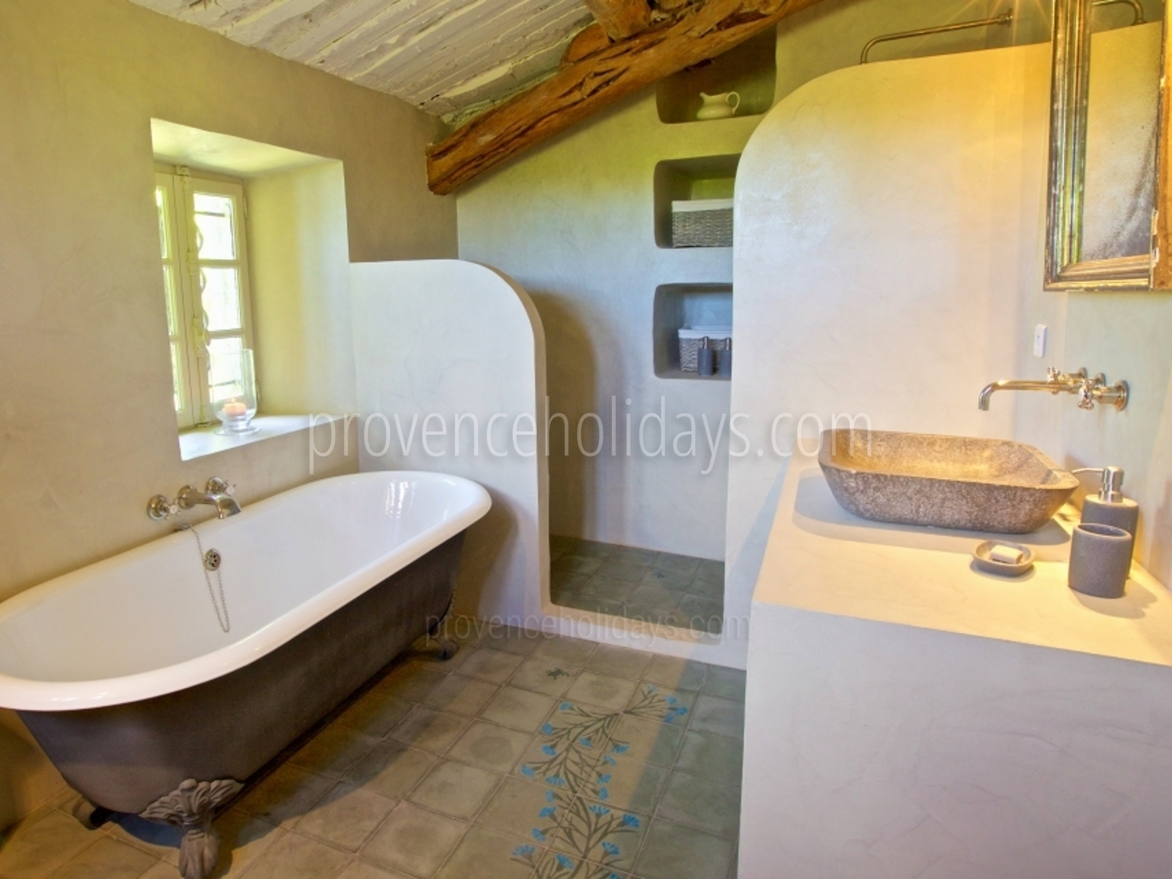 67 - Mas des Lavandes: Villa: Bathroom