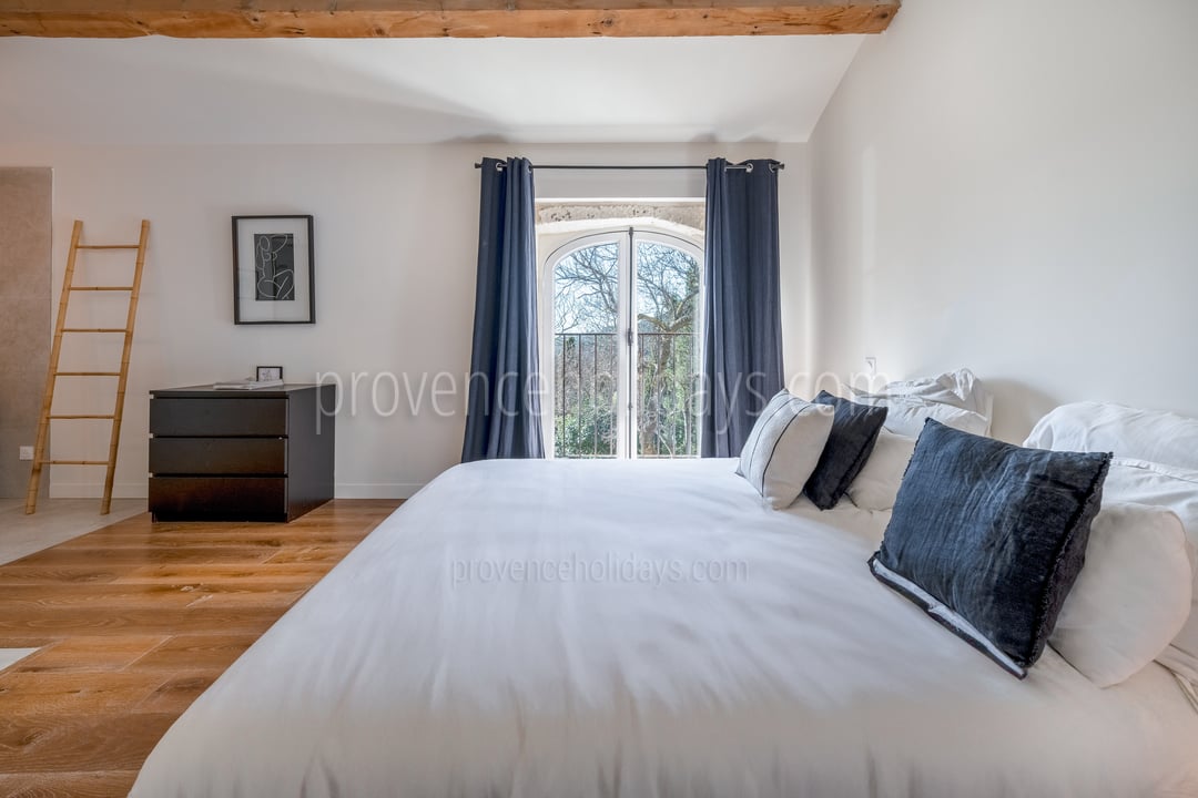 15 - Mas des Roches: Villa: Bedroom