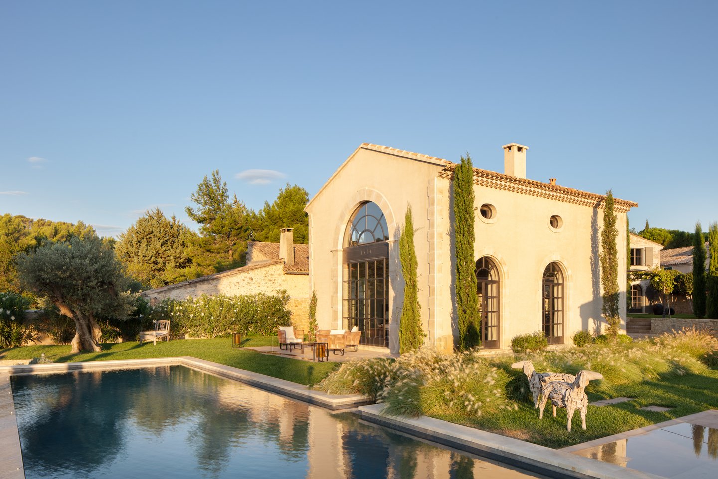 16 - La Bastide de Maussane: Villa: Exterior