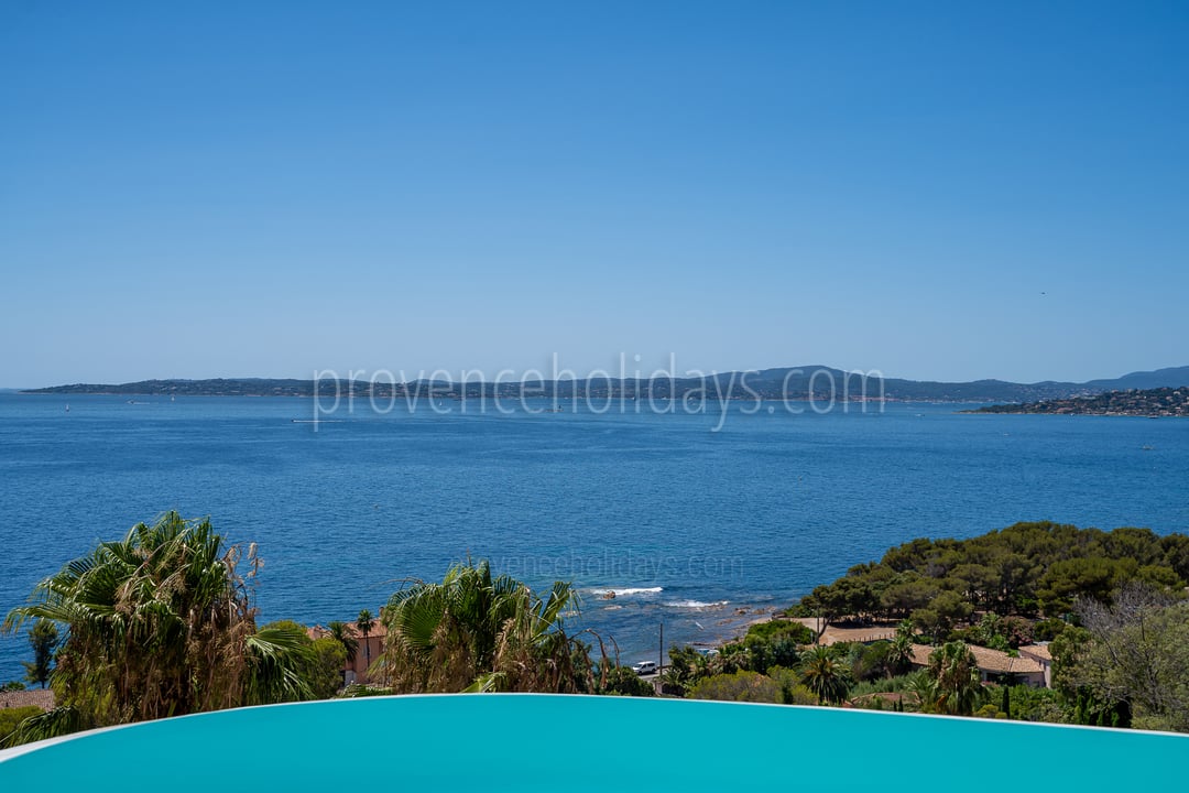 Exceptional seafront villa with infinity pool 5 - Villa Issa: Villa: Exterior
