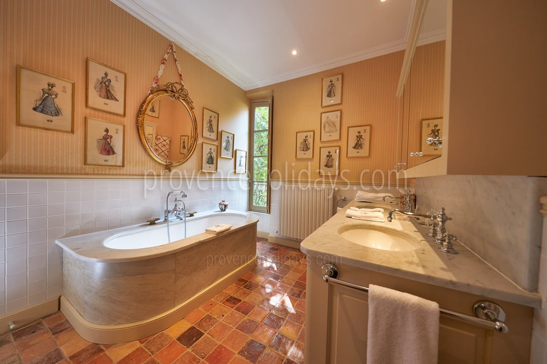 26 - Le Château: Villa: Bathroom 3