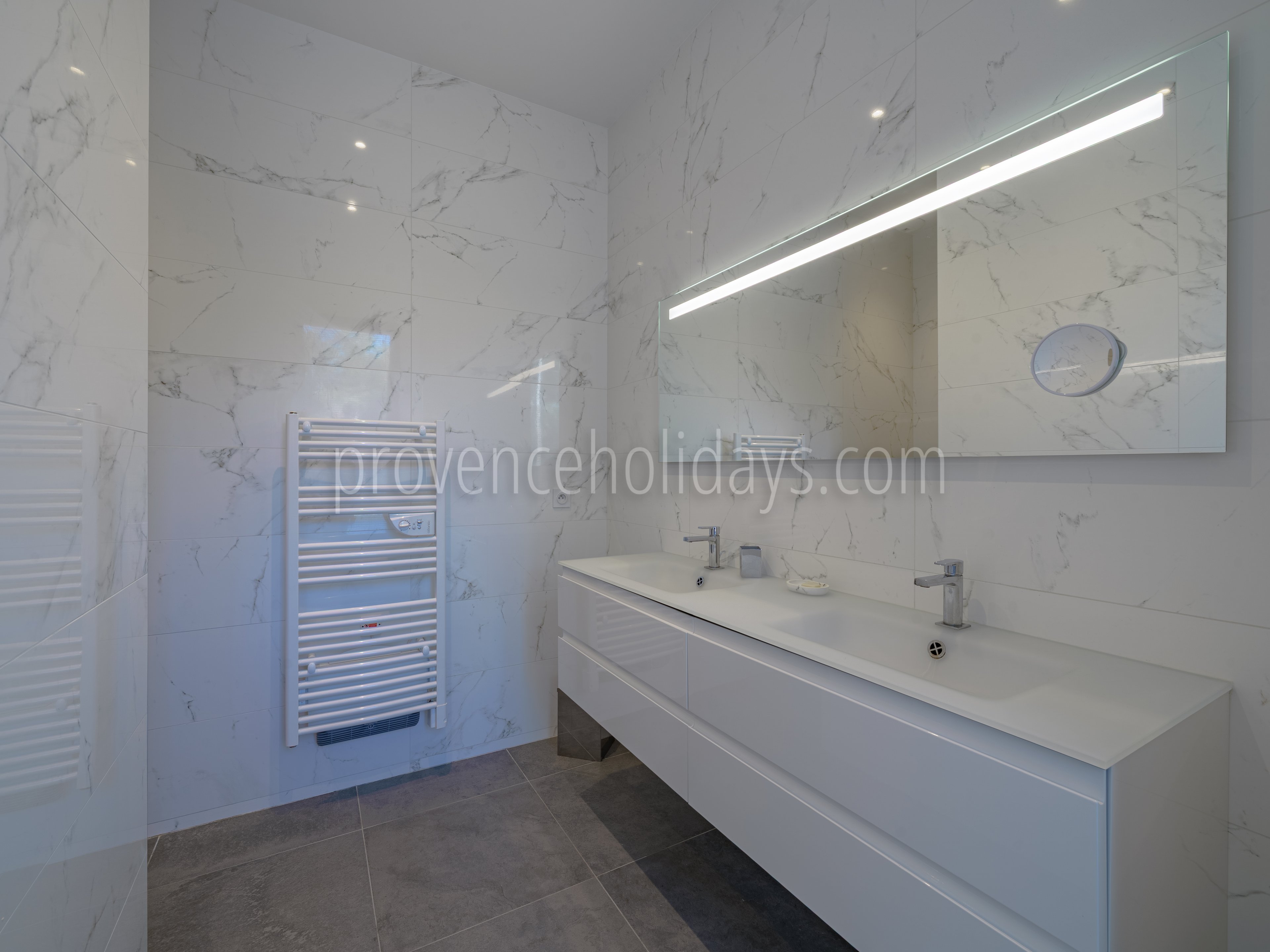 15 - Villa Summer: Villa: Bathroom