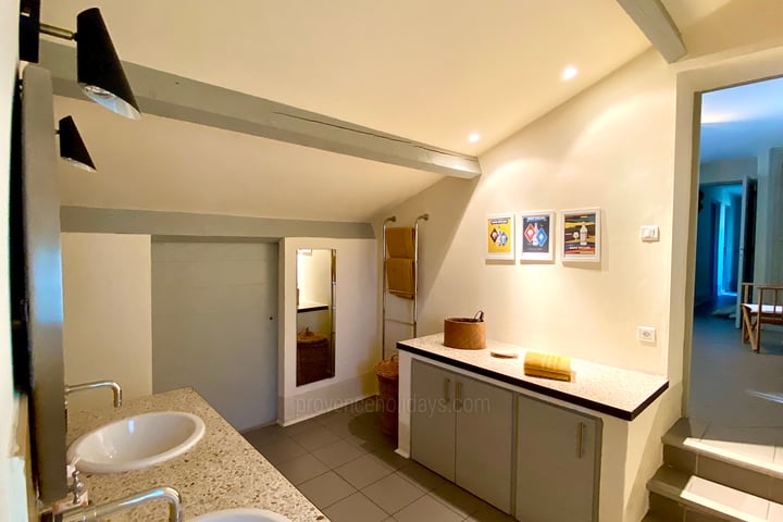 41 - Grand Mas de Cairanne: Villa: Bathroom