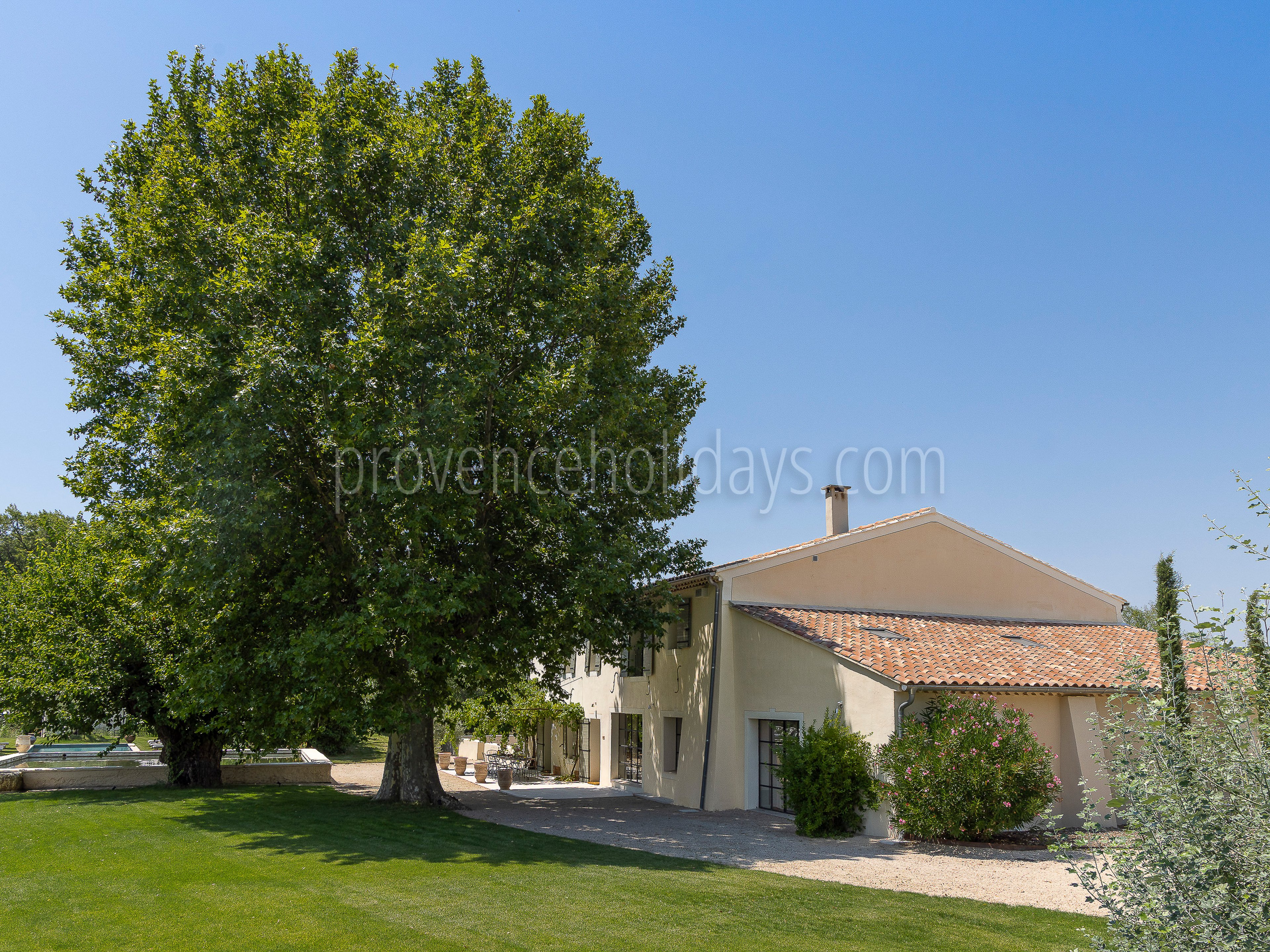 28 - Domaine Mariposa: Villa: Exterior
