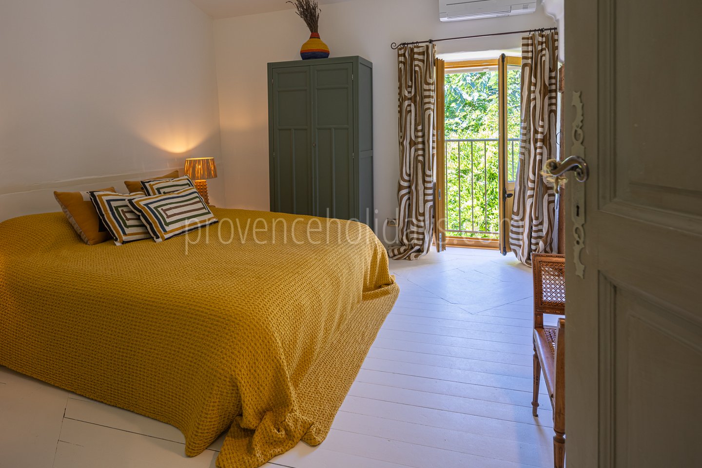 21 - Le Mas des Rêves: Villa: Bedroom