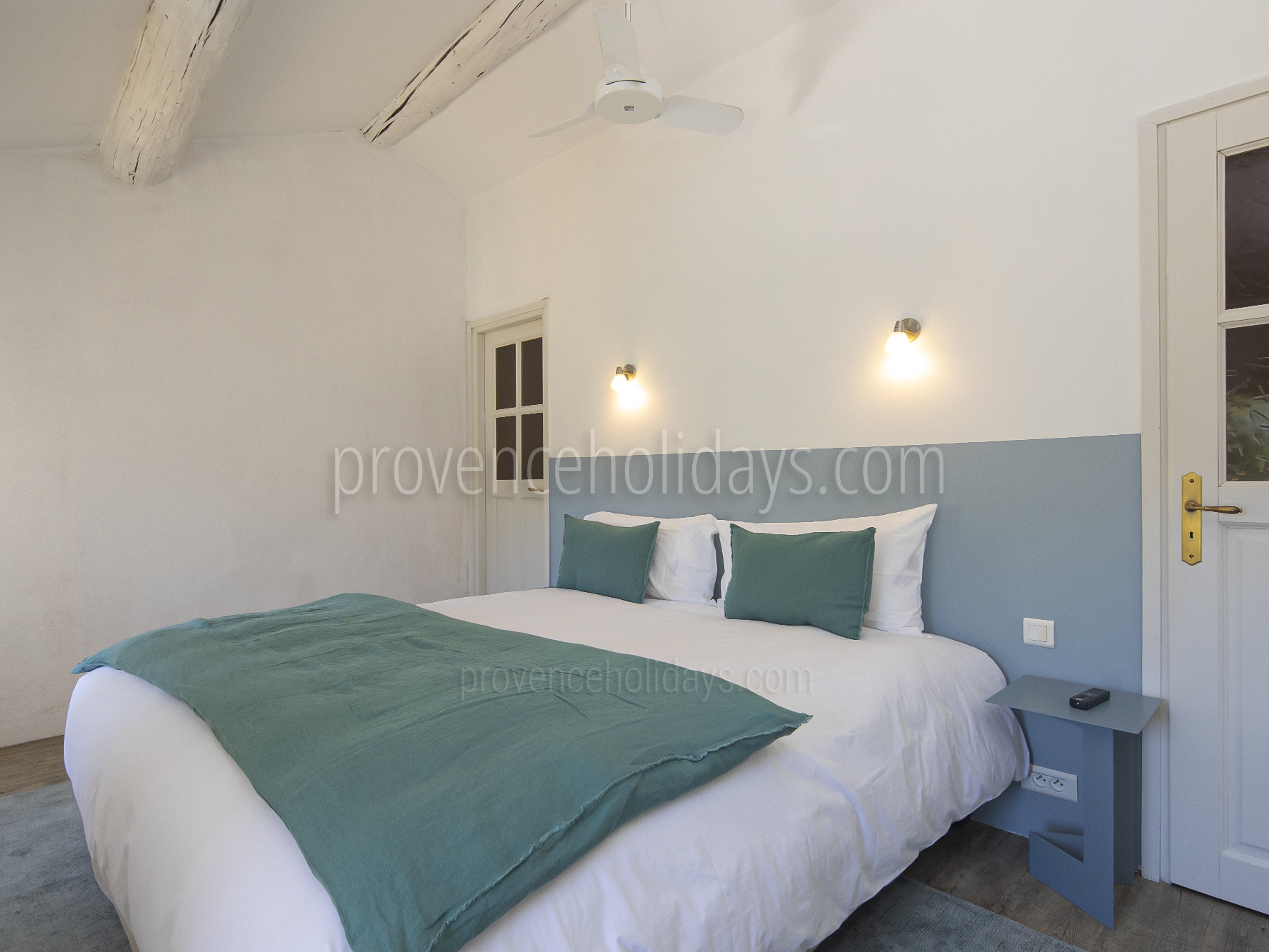 45 - Mas du Carlet: Villa: Bedroom