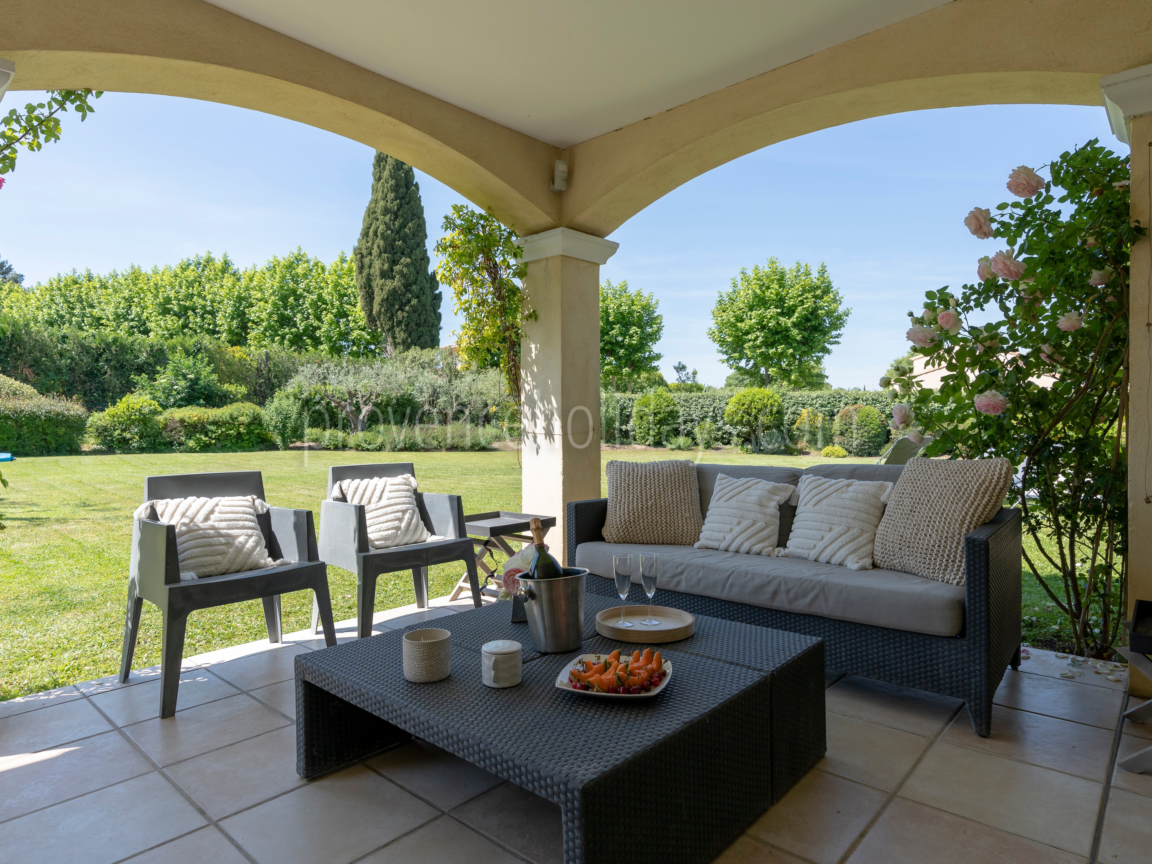 16 - Chez Alare: Villa: Exterior
