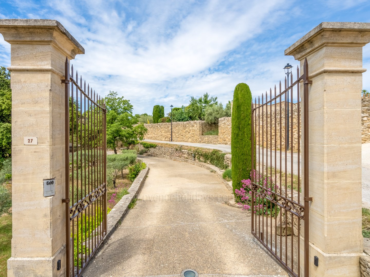 8 - La Villa La Roque: Villa: Exterior