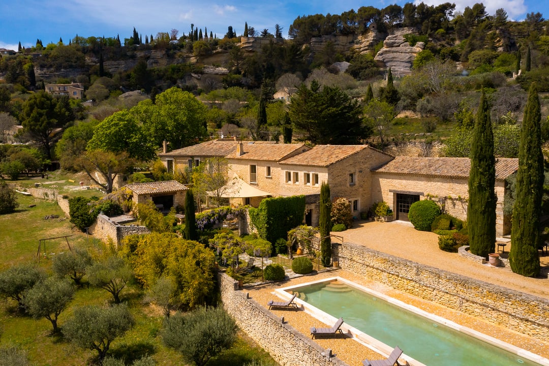 Location de vacances de charme avec piscine privée à Gordes