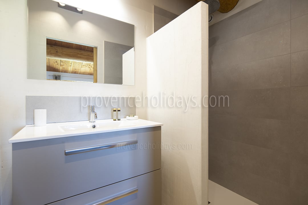 22 - Mas des Thyms: Villa: Bathroom
